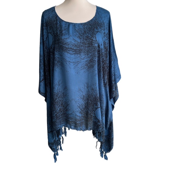0010/ Dark Blue and Black Poncho with root pattern , Short Kaftan, Loose top - Picture 5 of 8